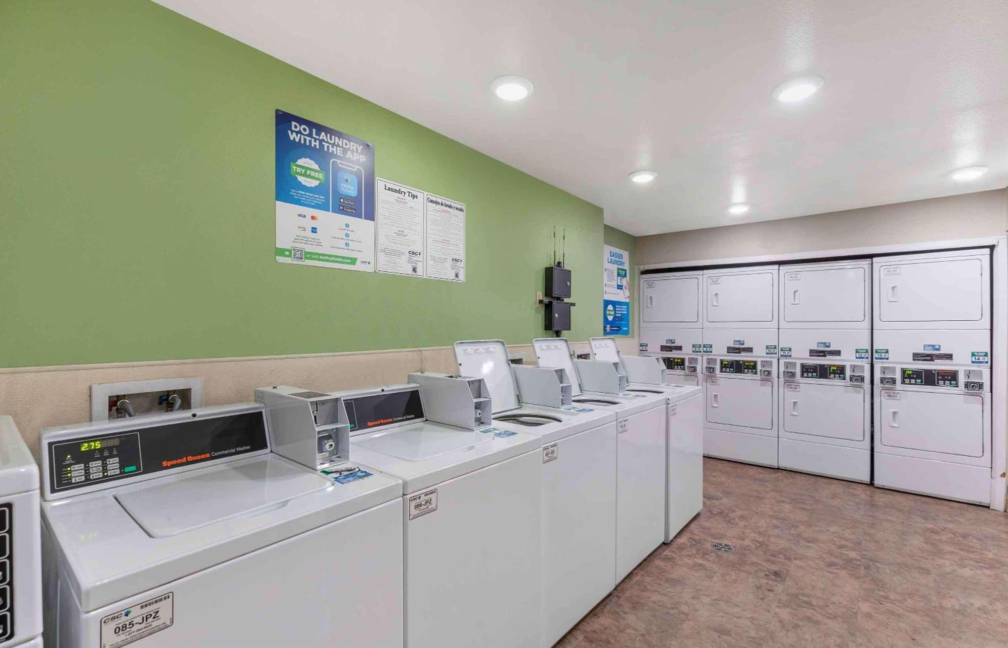Extended Stay America Suites - Denver - Airport Aurora Bagian luar foto