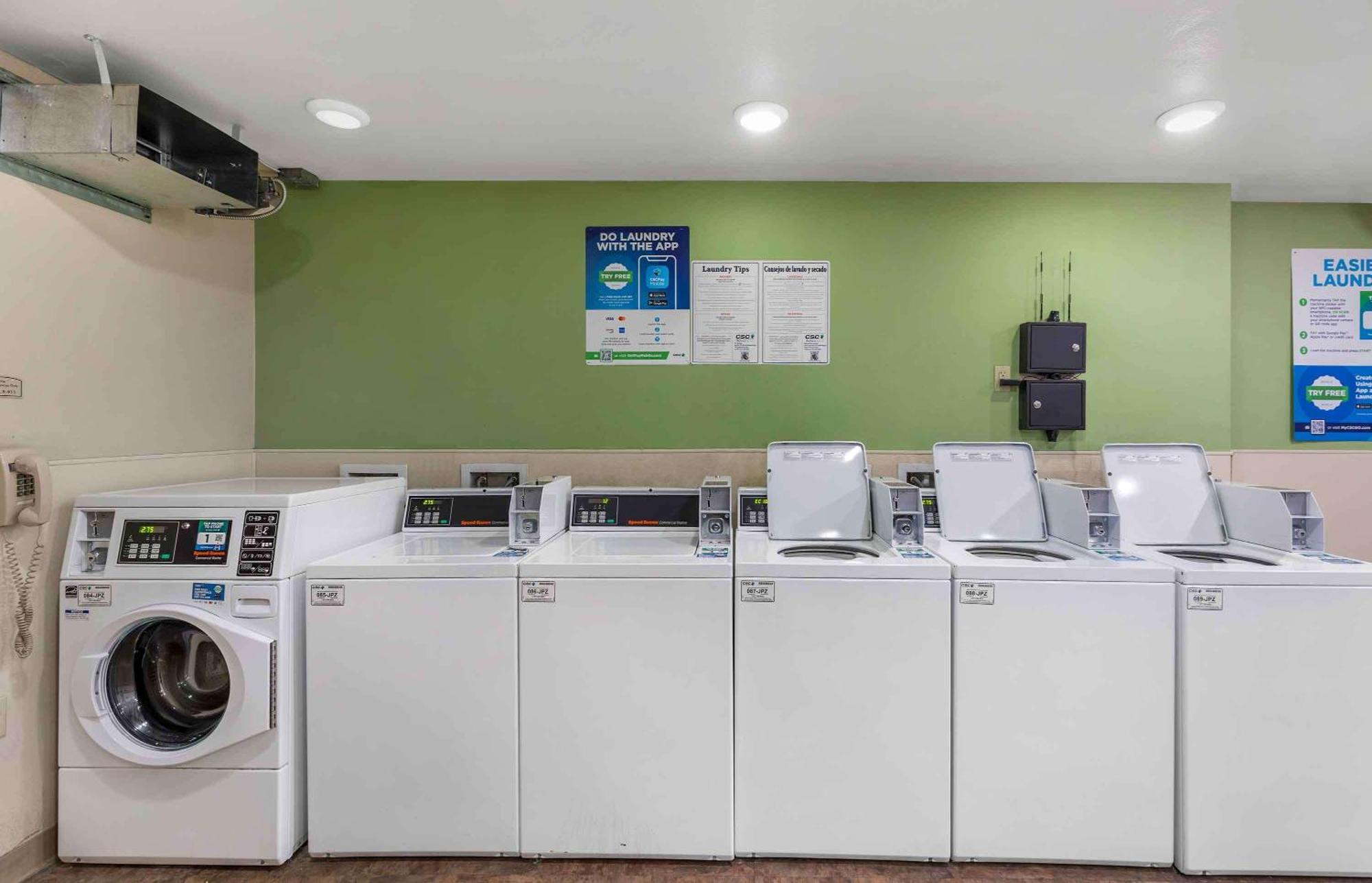 Extended Stay America Suites - Denver - Airport Aurora Bagian luar foto
