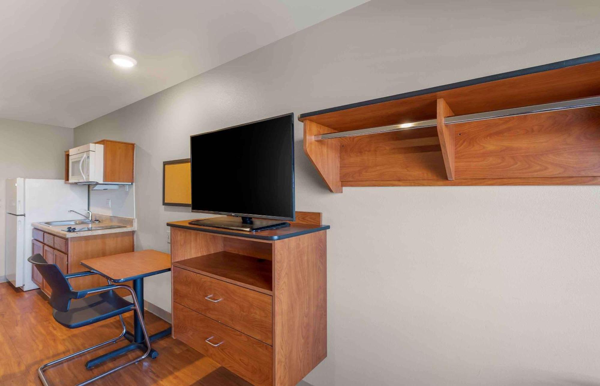 Extended Stay America Suites - Denver - Airport Aurora Bagian luar foto