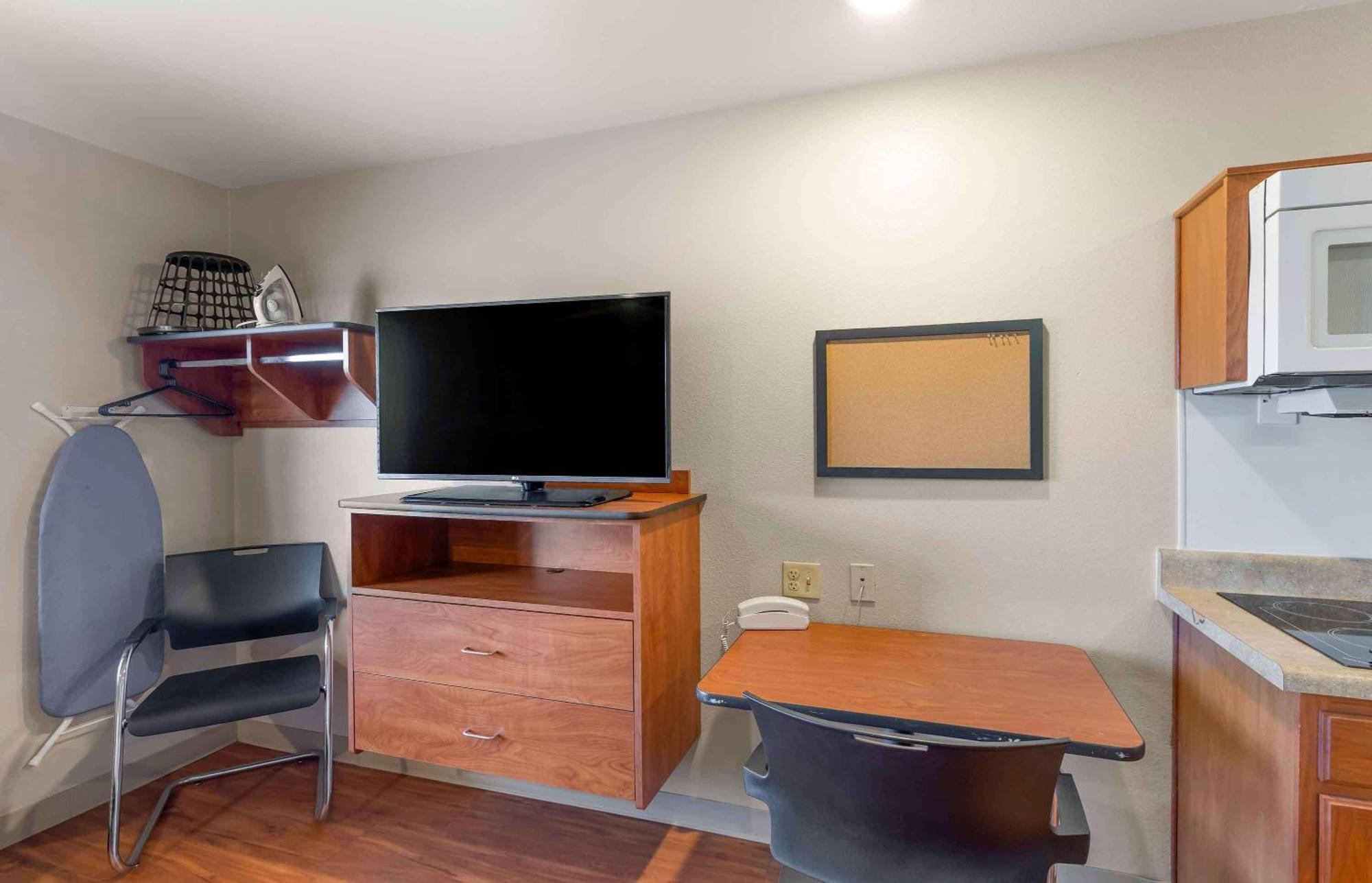Extended Stay America Suites - Denver - Airport Aurora Bagian luar foto